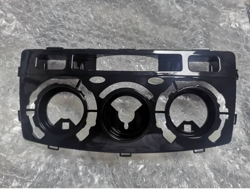 Hilux (Flat Round AirCon Knob) Insert for Fascia